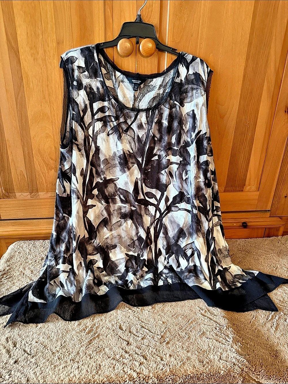 Simply Vera Wang Abstract Tunic Top Gray & Black Size 2X well loved!